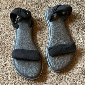 Black Sanuk size 8 sandals